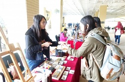 香港浸會(huì)大學(xué)首辦校園創(chuàng)業(yè)市集活動(dòng) 鼓勵(lì)學(xué)生實(shí)踐創(chuàng)業(yè)夢(mèng)